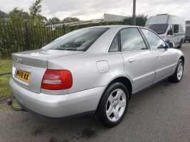 Audi A4 benzine bj 2000 (4)